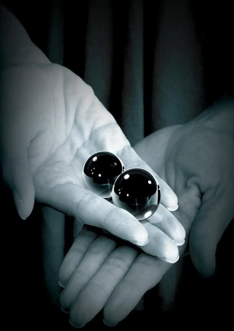 Fetish Fantasy Limited Edition Black Glass Ben-Wa Balls - Medium - Image 3